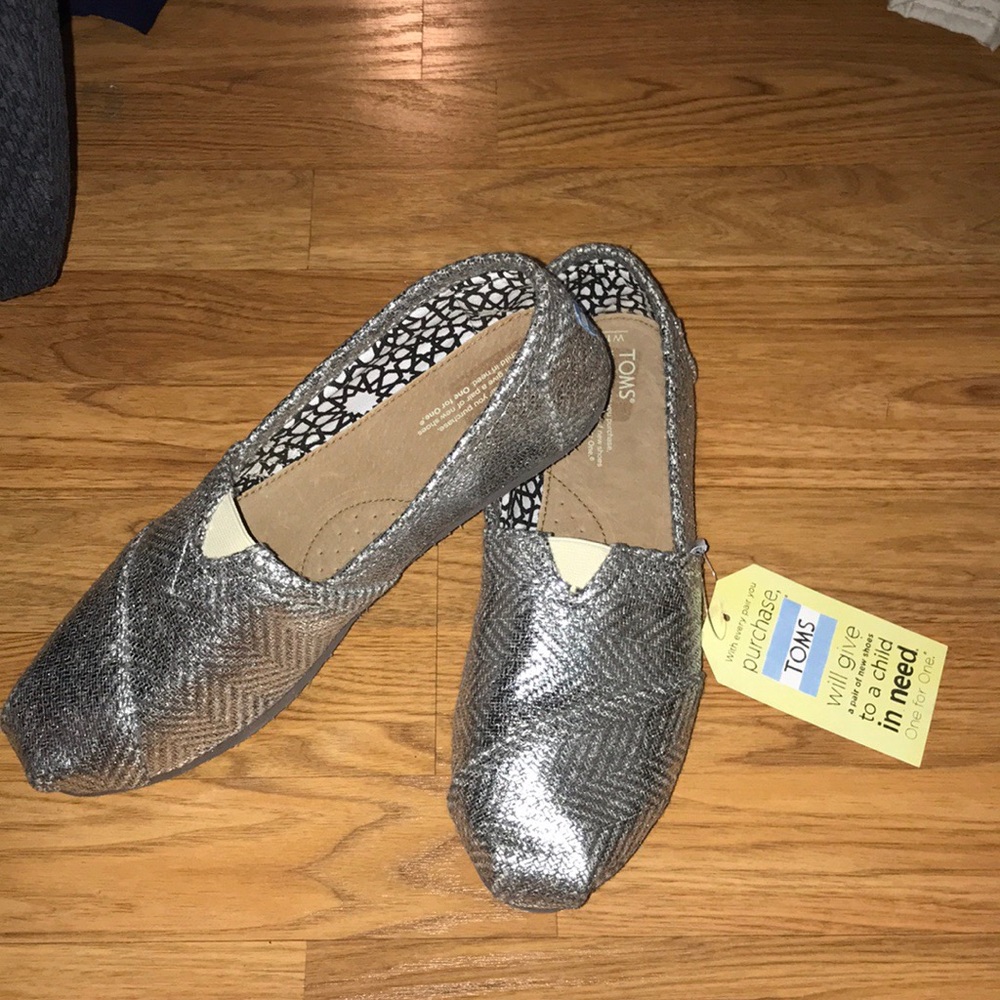 Toms